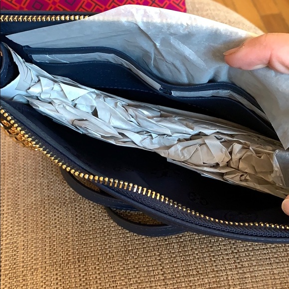 Tory Burch Carter Slim Crossbody Royal Navy - Picture 10 of 16